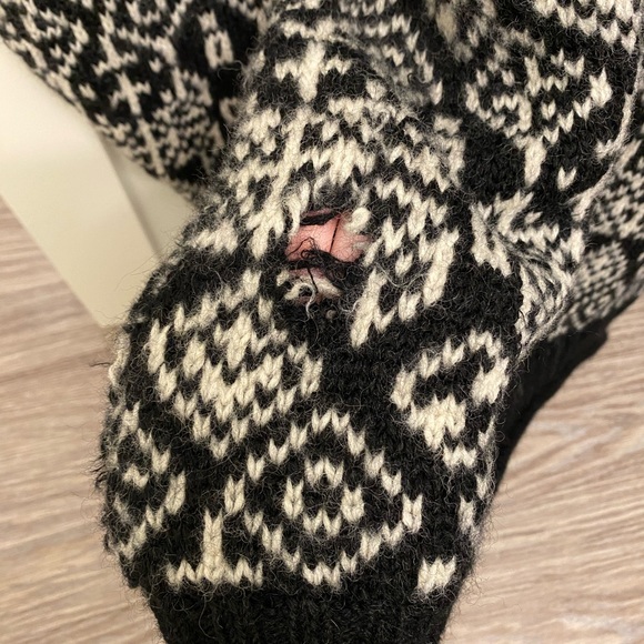 Vintage Club Monaco 100% Wool Sweater - Picture 4 of 6